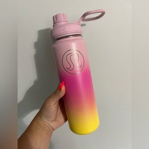 Lululemon water bottle